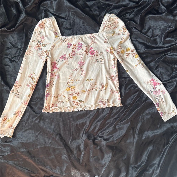 Floral Long Sleeve Smocked Top - Picture 3 of 3